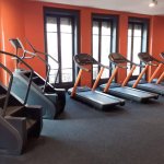 tapis course salle de sport basic fit lyon 1 rue de la republique