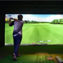 entrainement swing simulateur golf indoor lyon