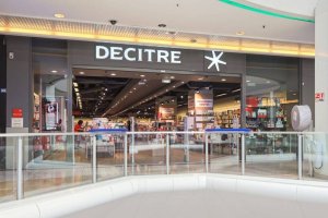 entree vitrine decitre centre commercial westfield lyon la part dieu