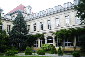 locaux de l iufm de lyon au sein de l universite lyon 1 claude bernard a la croix rousse