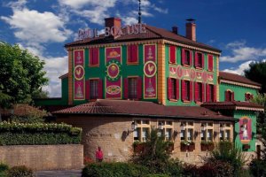 vue ensemble restaurant auberge etoile paul bocuse