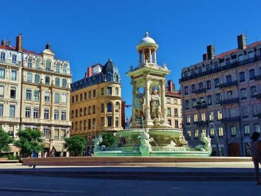 fontaine de la place des jacobons a lyon