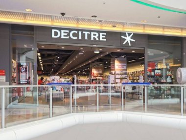 entree vitrine decitre centre commercial westfield lyon la part dieu