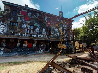 demeure du chaos espace la cour des papes