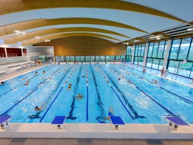 piscine interieur 8 couloirs nage centre aquatique les vagues meyzieu