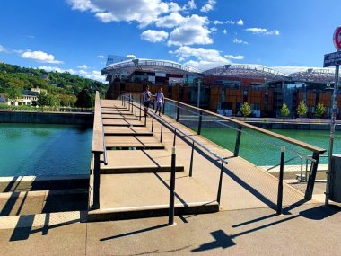 passerelle pietonne florence arthaud lyon confluence