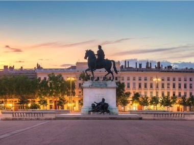 place bellecour au coucher du soleil