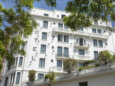 facade blanche college hotel lyon