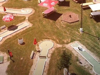 pistes mini golf montmerle sur saone vue du ciel