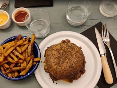burger maison et frites restaurant americain les frangins lyon