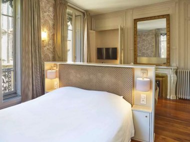 chambre cheminee moulures parquet hotel vaubecour lyon 2