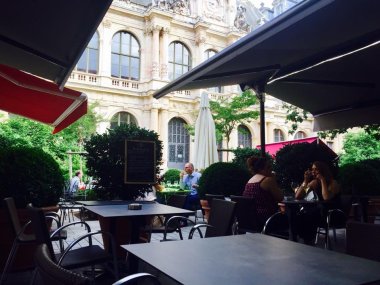 le hall de la bourse 2