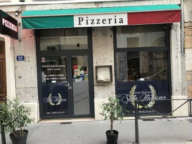 devanture pizzeria stile italiano lyon