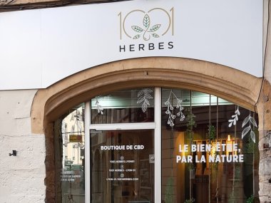 devanture vitrine boutique cbd 1001 herbes lyon 1