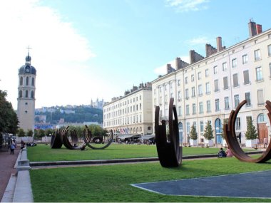 sculptures place antonin poncet lyon