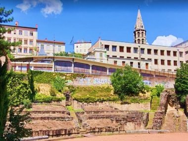 gradins amphitheatre romain des trois gaulles lyon