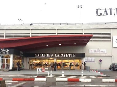 entree galleries lafayette lyon bron