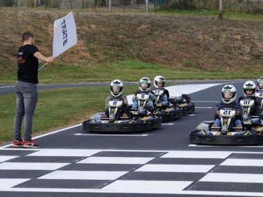 ligne arrive circuit centre loisirs karting evasion bully