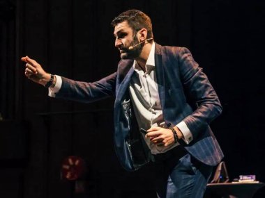 le magicien mentaliste mathieu grant en spectacle a lyon