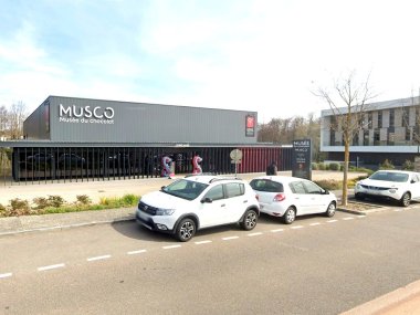 facade du batiment du musee du chocolat de lyon