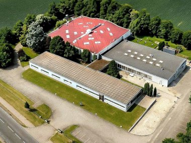 nouveau hub logistique de la vape pour peexweb a st priest