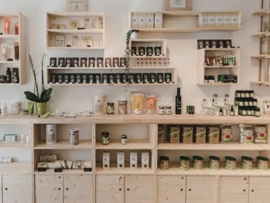 etageres produits cbd interieur boutique the hemp concept lyon 1 rue algerie