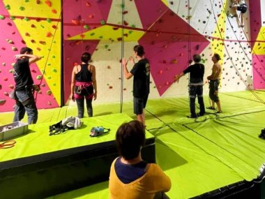 cours d escalade au club alc aventures a lyon