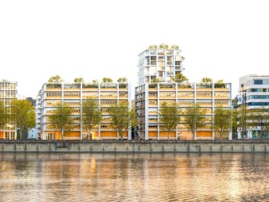 vue sur le campuce nuance du groupe galileo a lyon confluence depuis les quais