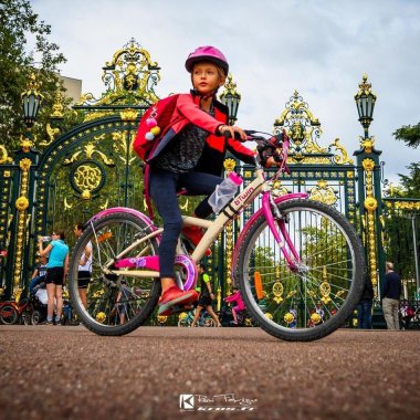 enfant vtt devant entree parc tete or lyon free bike 2019