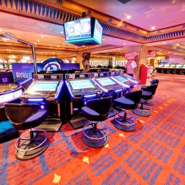 la grande salle des machines du grand casino le pharaon a lyon