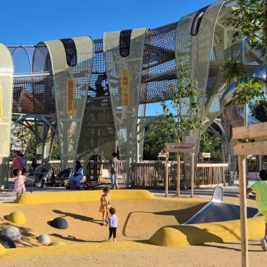parcours perche de l aire de jeux pour enfants caterpilou a lyon