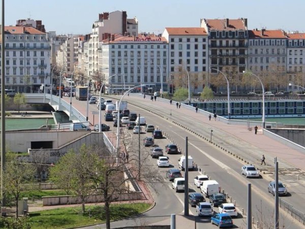 vue pont gallieni depuis quartier perrache lyon