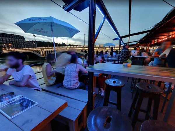 bar terrasse the boat ayers peniche lyon