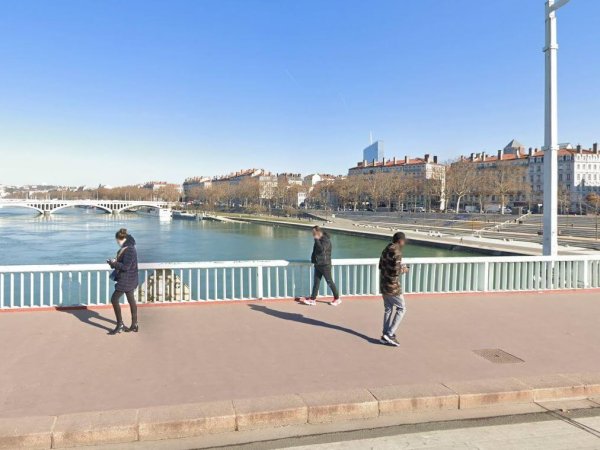 vue sur rhone depuis pont guillotiere lyon