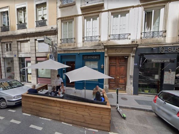 terrasse devanture restaurant gastronomique les apothicaires lyon