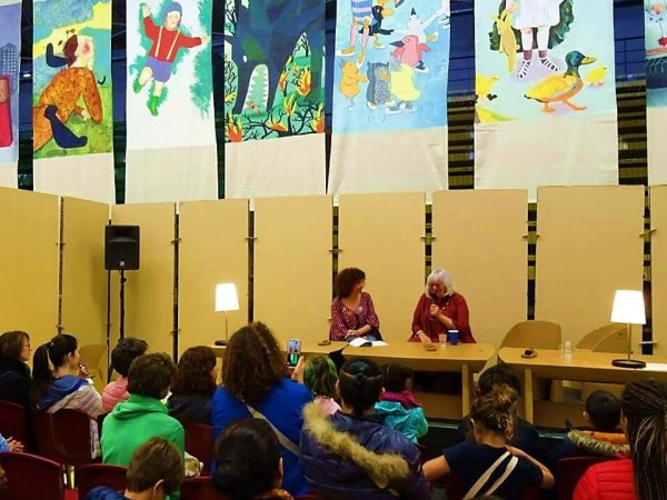 conference debat au festival du livre jeunesse de villeurbanne