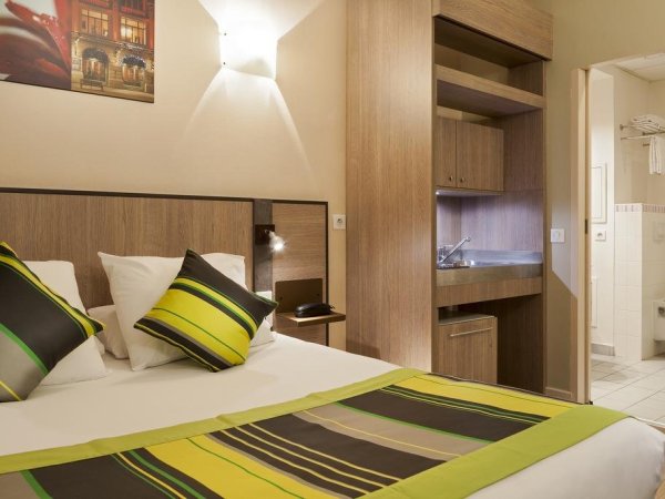 hotel comfort suites rive gauche lyon chambre