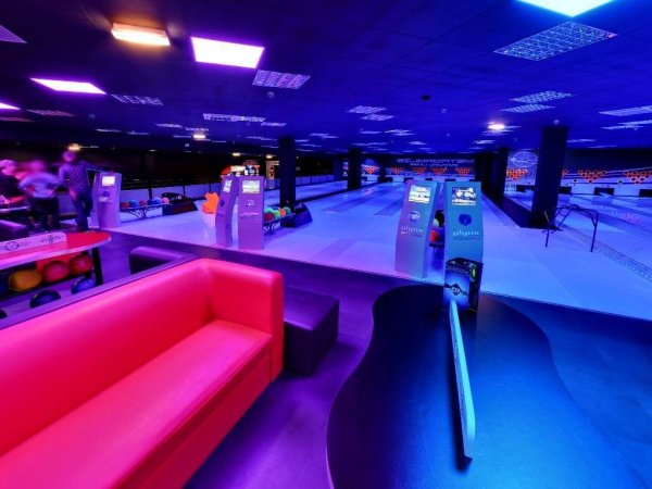 espace pour le bowling au metropolis bowling laser a lyon