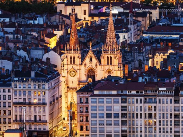 eglise saint nizier lyon eclairee nuit