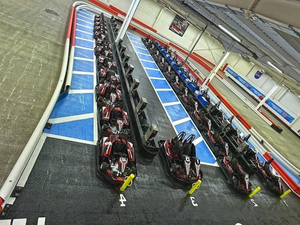 les kartings electrique de k1 speed lyon genas