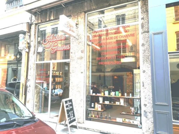 vitrine de la boutique histoire de graines a lyon