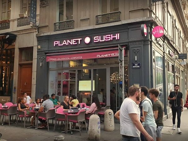 devanture terrasse planet sushi lyon merciere rue grenette