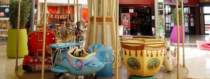 manege pour enfant zig zag du centre commercial auchan de caluire et cuire