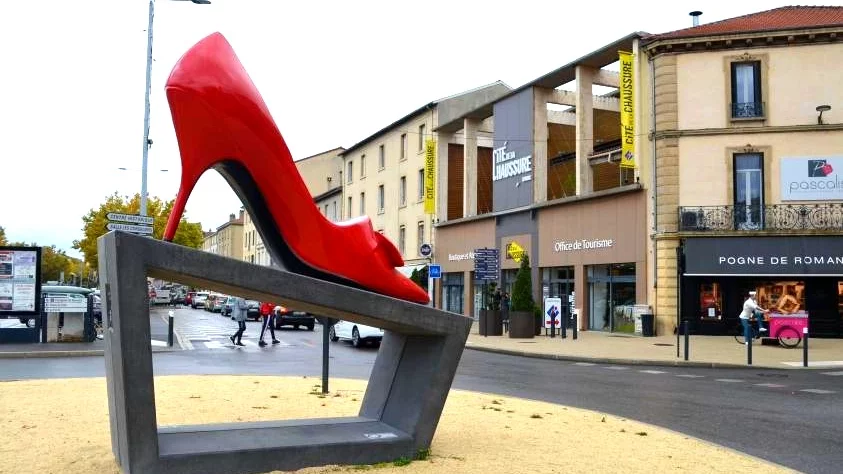 la cite de la chaussure de romans sur isere.jpg