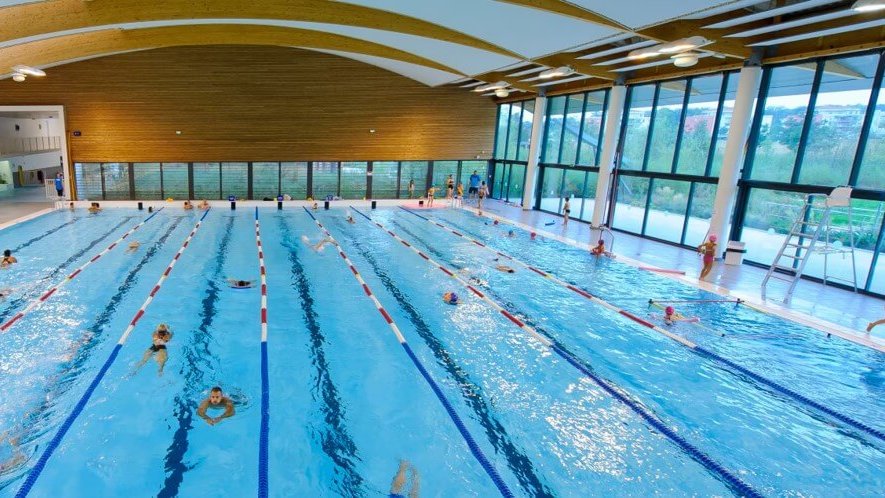 piscine interieure chauffee centre aquatique les vagues meyzyeu