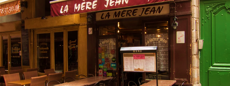 terrasse devanture bouchon lyonnais la mere jean