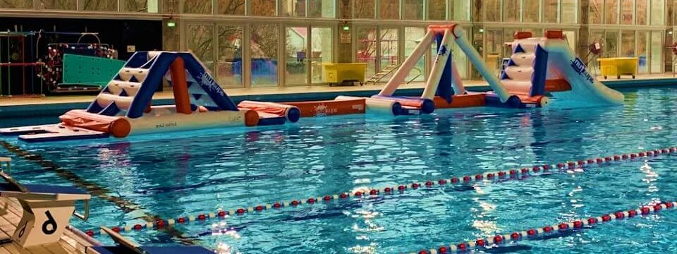 toboggan jeux enfants piscine municipale olympique vaise