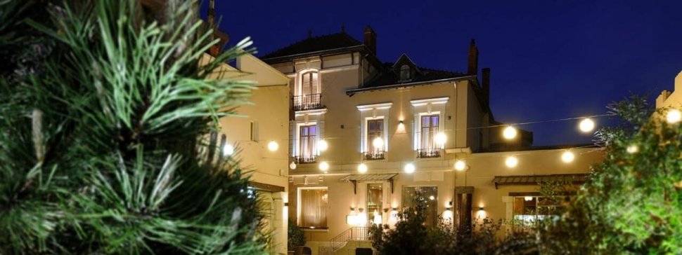 exterieur de nuit bar lounge restaurant victoria hall lyon