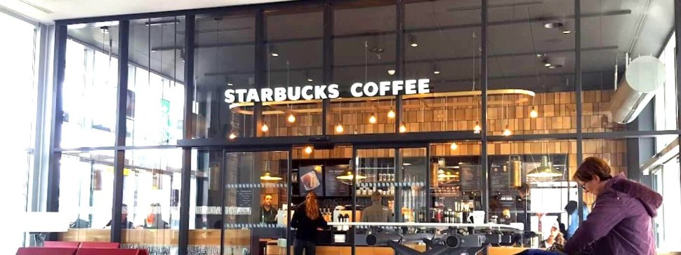 vitrine starbucks gare lyon part dieu