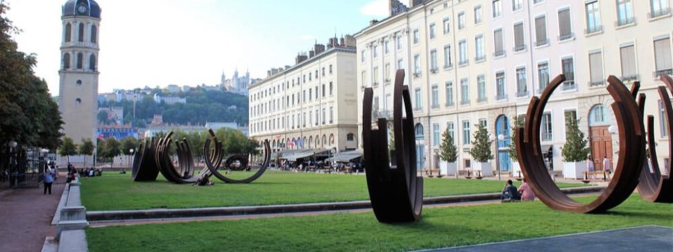 sculptures place antonin poncet lyon